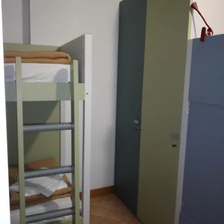 奥斯特罗欧罗巴旅舍 旅馆 *