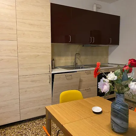 旅馆 奥斯特罗欧罗巴旅舍 *