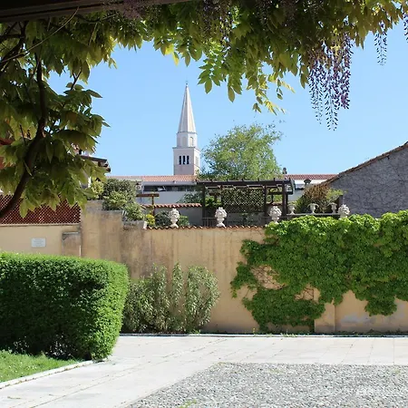 旅馆 奥斯特罗欧罗巴旅舍 *